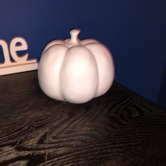 NWT RAE DUNN “Family” Small Ceramic Pumpkin - Picture 3 of 4